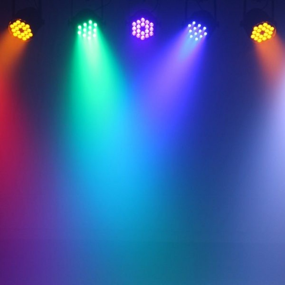 Luces LED de colores sobre el escenario